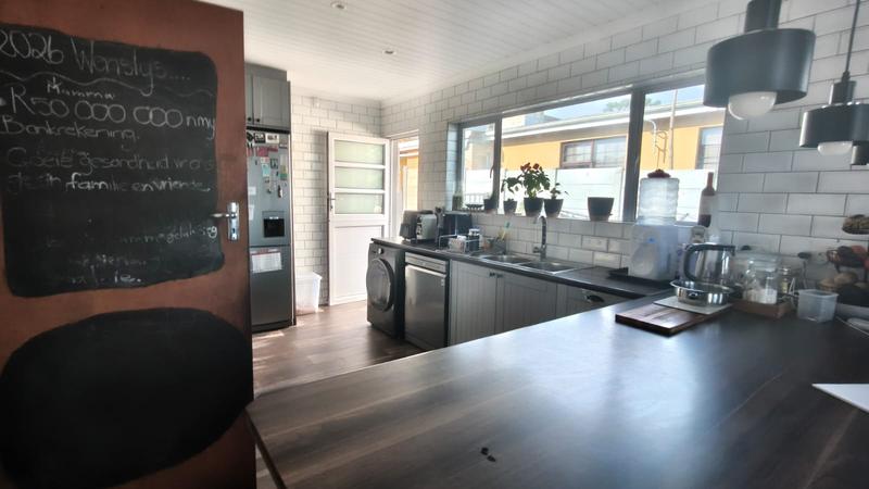 3 Bedroom Property for Sale in Avondale Western Cape
